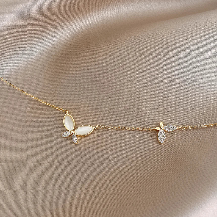 Elegant Butterfly Necklace – 316L Stainless Steel Gold Clavicle Chain for Women